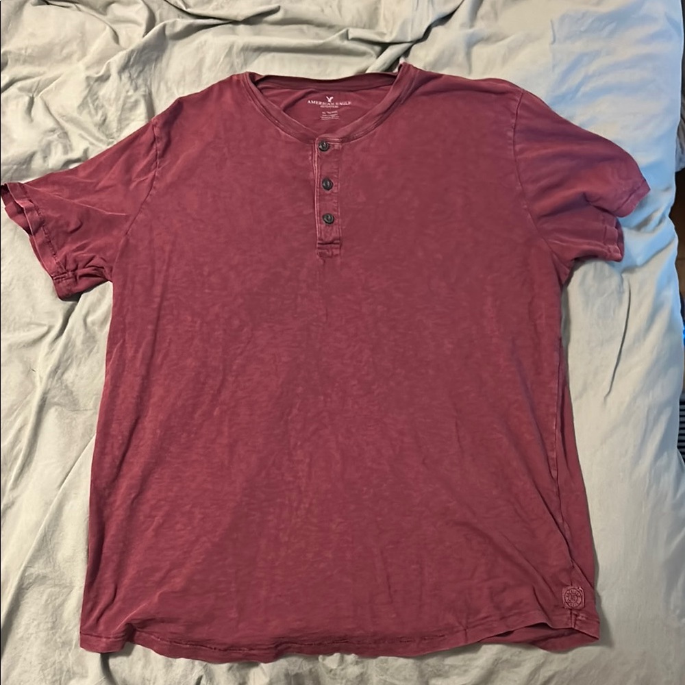 American Eagle Outfitters Red Short Sleeve Tee Relaxed Fit